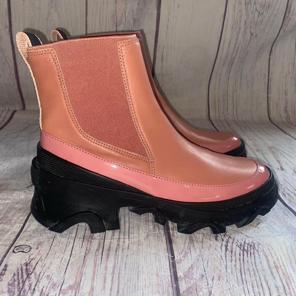 Sorel Women's Pink and Black Boots